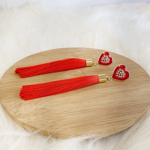 NWT Red Heart Tassel Earrings – Rhinestone Red Heart Center - Picture 3 of 5
